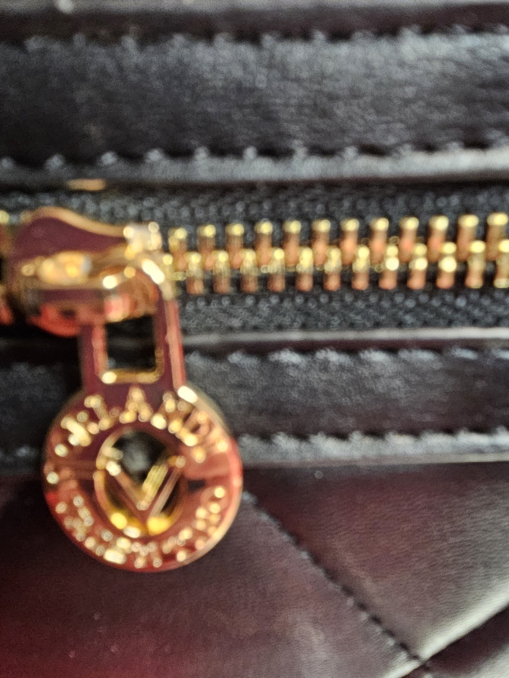 NWT Valentino Orlandi Vegan Leather Black Quilted Crossbody Bag with Gold Accent - Picture 5 of 9